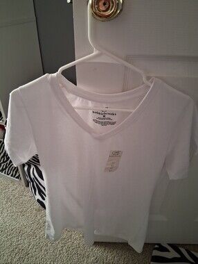 Women's Bobbie Brooks v-neck